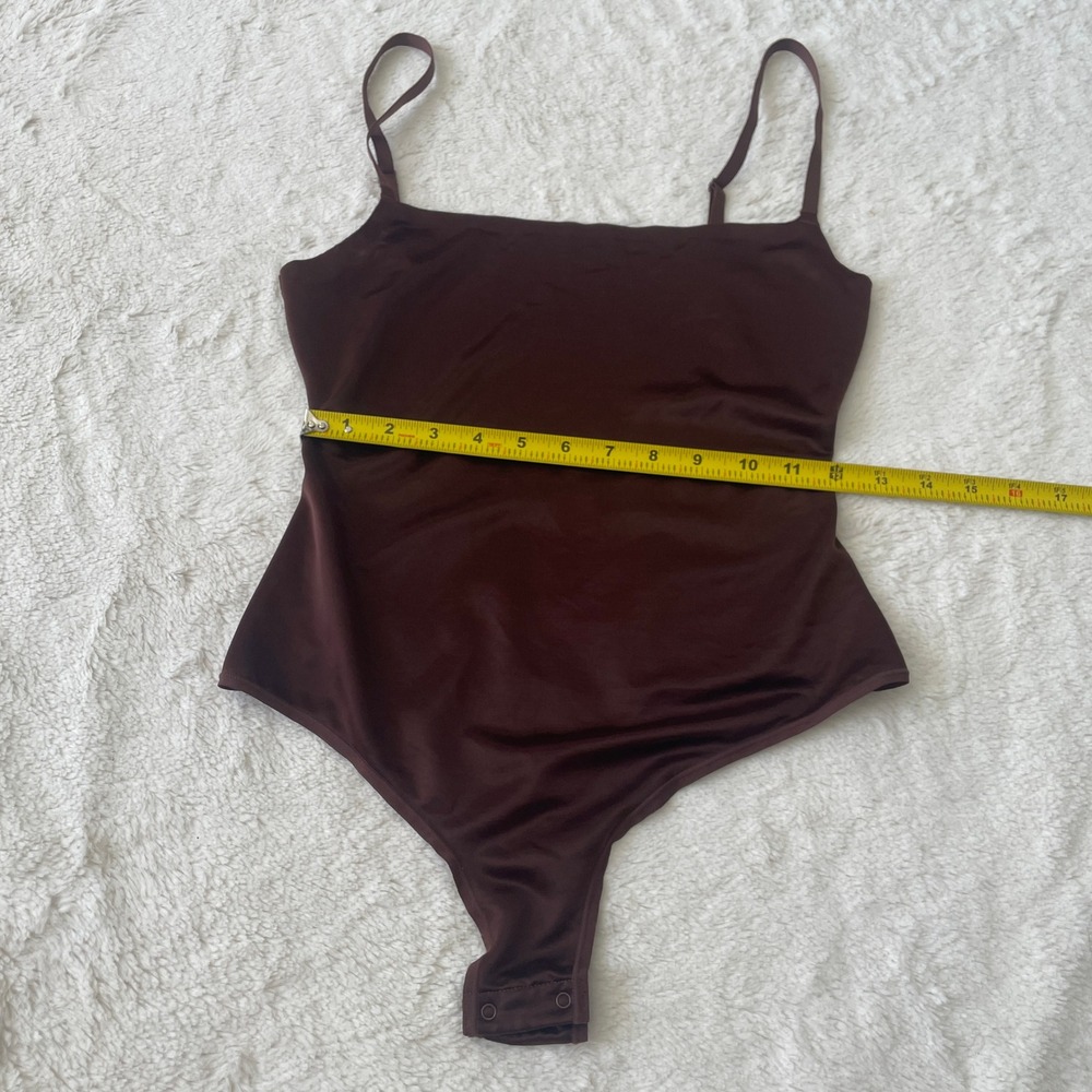 NWT Skims Barely There Shapewear Bodysuit Cocoa Brown Thong Size Medium - Picture 8 of 10